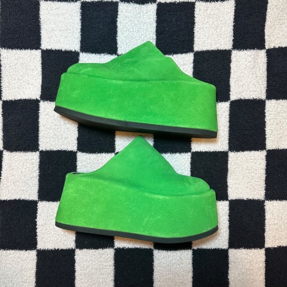 NWOB Free People Mantra Green Suede Platform Women's Mules - Picture 2 of 6